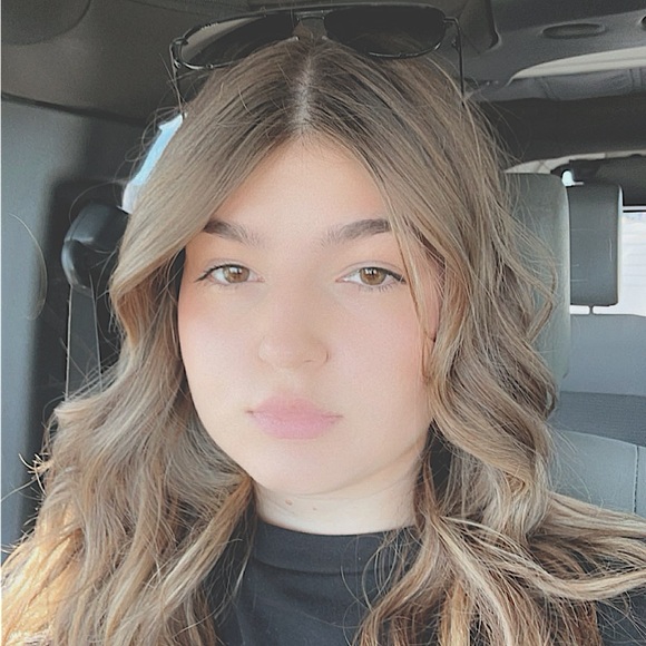 Meet your Posher, Madison - Picture 1 of 1